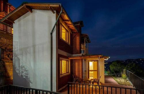 Kaul House | Pet-Friendly mountain view 2 bedroom cottage C1