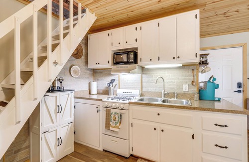 Blairsville House | Pet-Friendly Mtn Retreat w/Yard in Blairsville!
