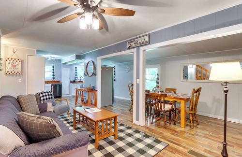 Murphy House | Pet-Friendly Murphy Home: Grilling Deck + Fire Pit