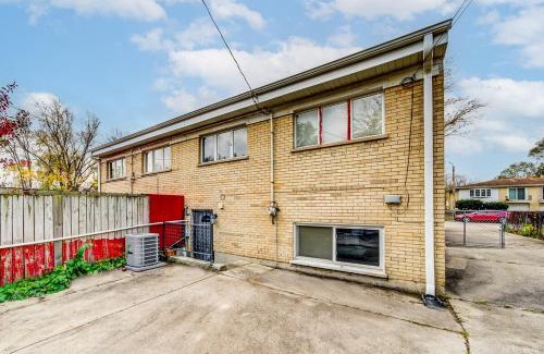 Villa Park House | Pet Friendly Near Airport 25Mi to Downtown CHI