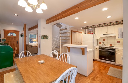 Sunriver House | Pet Friendly, NEW Hot Tub, SHARC PASSES INCLUDED!