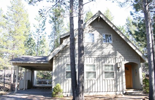 Sunriver House | Pet Friendly, NEW Hot Tub, SHARC PASSES INCLUDED!