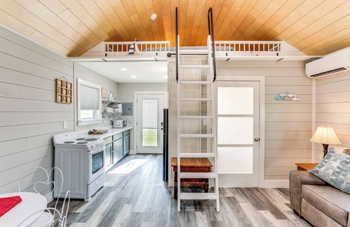 Dogwood Park Apartment | Pet Friendly! Norfork Lake Getaway w/Fire Pit