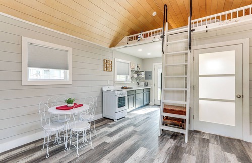 Dogwood Park Apartment | Pet Friendly! Norfork Lake Getaway w/Fire Pit