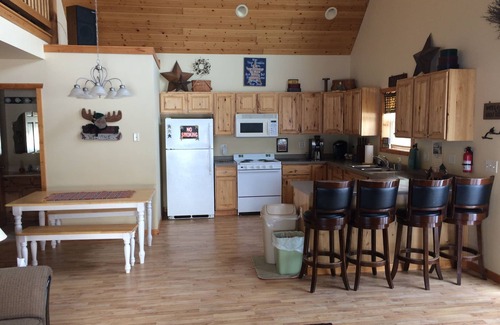 Crandon Cabin | Pet friendly Northwoods Cabin by Lake Metonga in Crandon, Wisconsin