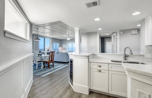 Fernandina Beach Condo | Pet Friendly | Oceanfront | Updated End Unit Sea Dunes | Spectacular Views | Beautifully Decorated