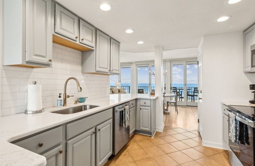 Fernandina Beach Condo | Pet Friendly | Oceanfront | Turtle Dunes Luxury Penthouse | Expansive Ocean and Intracoastal Views