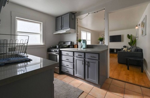 Poets Corner Apartment | Pet-Friendly Oasis Near UCB and BART!