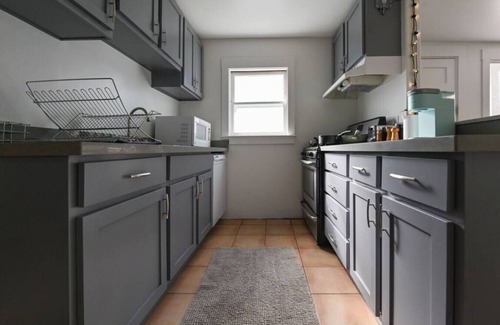 Poets Corner Apartment | Pet-Friendly Oasis Near UCB and BART!