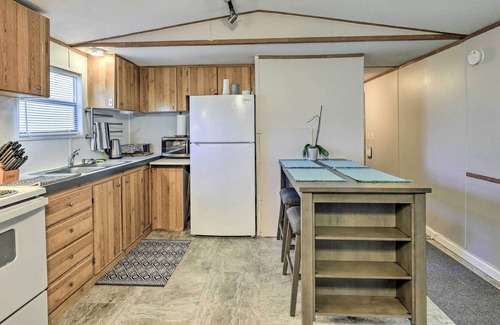 Fellowship House | Pet-Friendly Ocala Retreat w/ Fenced Yard!