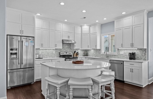 Emerald Isle House | Pet Friendly,Oceanfront,private pool,beach boardwalk,located in Spinnakers Reach