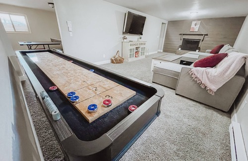 Briargate House | PET FRIENDLY/PING PONG/GAME ROOOM!FAMILY GATHERING