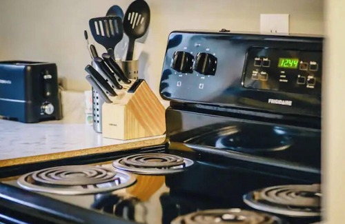 North Charleston Apartment | Pet Friendly Park Circle Apartment - Walk to Riverfront!