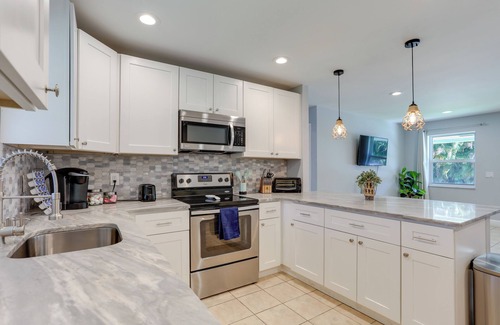 Juno Ridge House | Pet-Friendly Palm Beach Pad - 1 Mi to the Ocean!