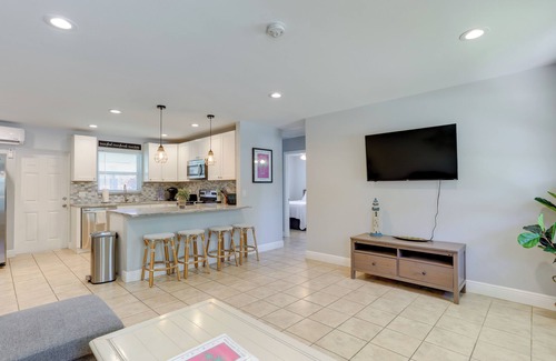 Juno Ridge House | Pet-Friendly Palm Beach Pad - 1 Mi to the Ocean!