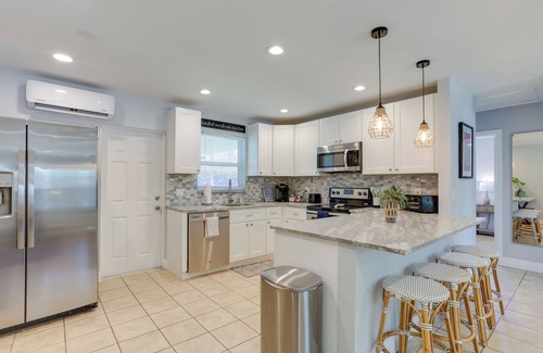 Juno Ridge House | Pet-Friendly Palm Beach Pad - 1 Mi to the Ocean!