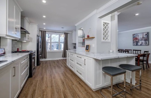 West End House | Pet-Friendly Paradise with Hot Tub & More!