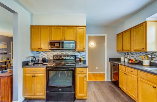 Southeast Pensacola House | Pet-Friendly Pensacola Home w/Sunny Backyard!