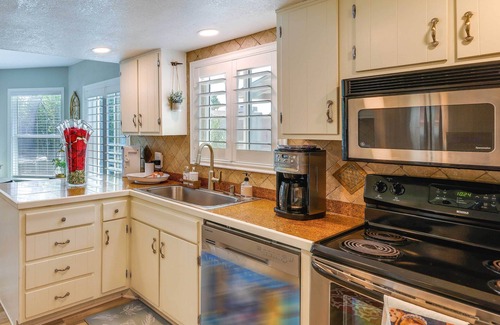 Roadrunner Estates Cottage | Pet-friendly Phoenix Oasis w/3 Covered Patios!