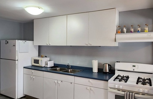 Torbay Apartment | Pet friendly place!nClose to hiking trails, taphouse, coffee shop, local bakery.