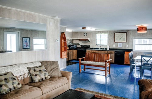 Historic Downtown Apalachicola Apartment | Pet-Friendly Private Apartment, Waterfront, Balcony