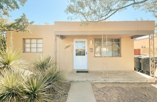 Highland Business House | Pet Friendly! Private Casita in Nob Hill