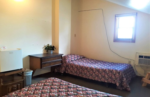 Cheyenne Wells House | Pet-friendly Property Near Smoky River Golf Course, With Free Parking