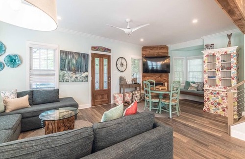 West Cape May House | Pet Friendly Property with Pool