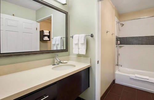 Carmel Mountain Ranch Hotel | Pet-Friendly Property w/Outdoor Pool, Parking, Near Carmel Mountain Plaza