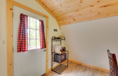 Stockton Springs Apartment | Pet-Friendly Prospect Apartment: 7 Mi to Beach!