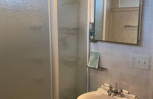 Fargo House | Pet-Friendly Queen Bedroom in Downtown Fargo