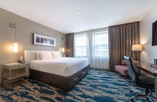 Near North Side Hotel | Pet Friendly Queen Unit! Near Chicago Attractions!