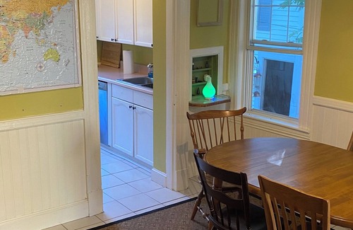 Amesbury Apartment | Pet friendly, quiet home away from home!
