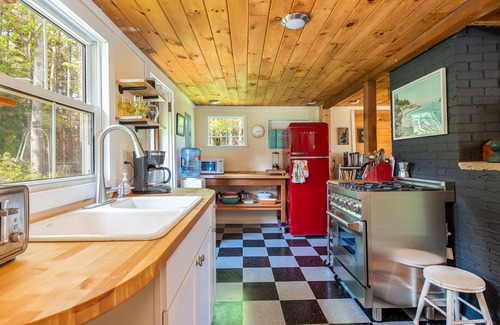 Bailey Island Cottage | Pet-friendly Quintessential Maine Cottage with Easterly Views of Casco Bay