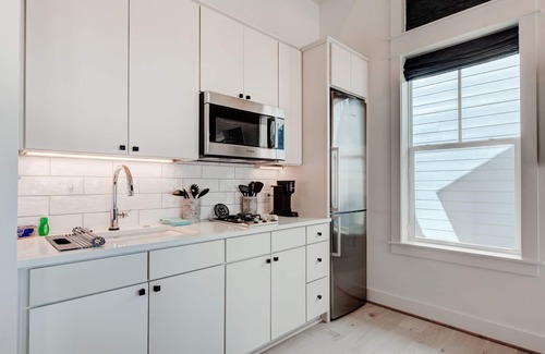 Port Aransas Cabin | Pet Friendly, Resort Pools, Golf Cart Boardwalk to Beach