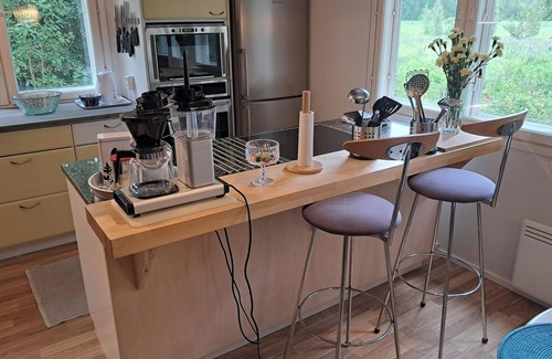 Elimaki House | Pet Friendly Retreat - Sleeps 8 with Sauna