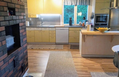 Elimaki House | Pet Friendly Retreat - Sleeps 8 with Sauna