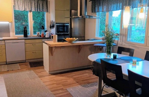 Elimaki House | Pet Friendly Retreat - Sleeps 8 with Sauna