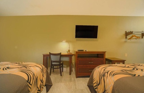 Aransas Pass Hotel | Pet Friendly Room by Aquarium + Parking, Close to Attractions