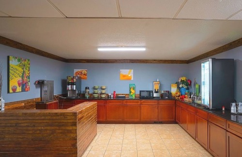 Redwood Falls Hotel | Pet-Friendly Room Near Casino + Local Dining & Attractions in Redwood Falls