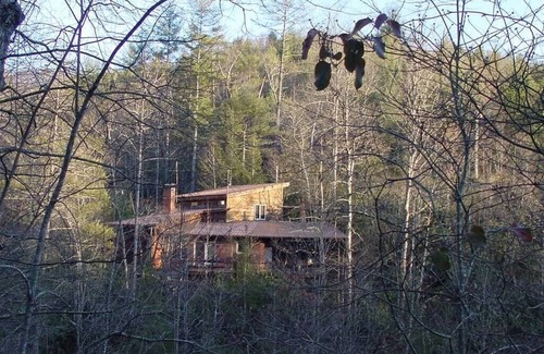 Mortimer House | Pet friendly secluded home with creek near Blowing Rock/Boone Wifi