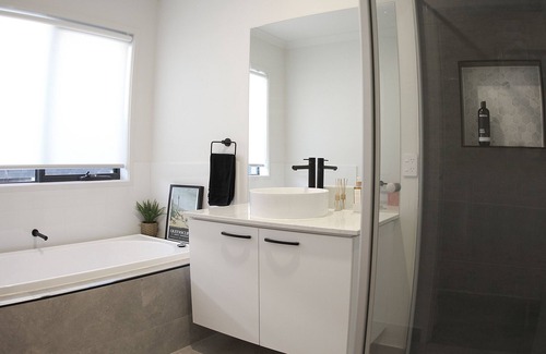 Ocean Grove House | Pet Friendly Shorebreak Summer Family Retreat