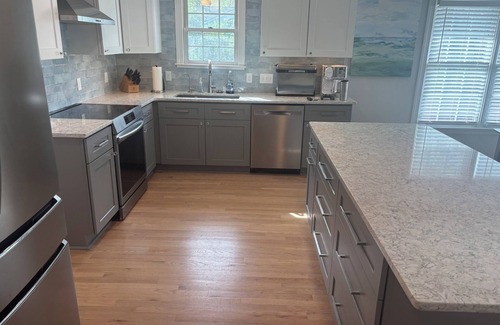 Carolina Beach House | Pet friendly single family 3BR/2BA home with private pool and hot tub!