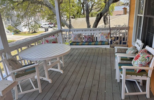 Carolina Beach House | Pet friendly single family 3BR/2BA home with private pool and hot tub!