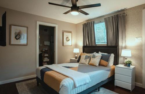South Side Slopes Apartment | Pet-Friendly Southside Getaway - Sleeps 12