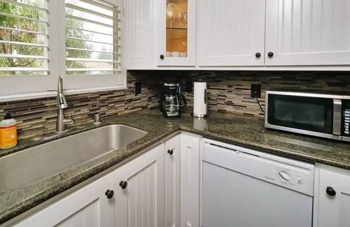 Cambrian House | Pet-friendly, spacious 2B2B +1 study room with W/D, A/C, Parking in Los Gatos