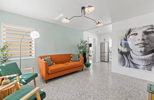 Venice Gardens House | Pet-Friendly Stay 4miles to Beach