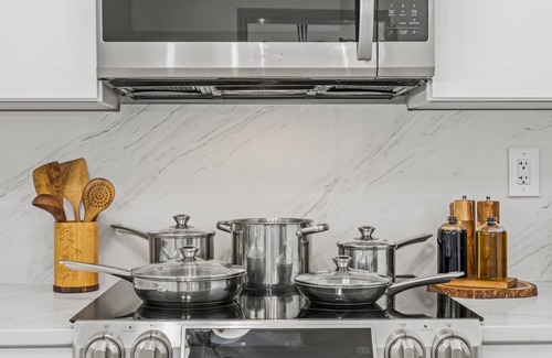 Venice Gardens House | Pet-Friendly Stay 4miles to Beach