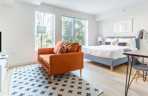 Westlake Apartment | Pet-Friendly Studio in Los Angeles + Rooftop Pool