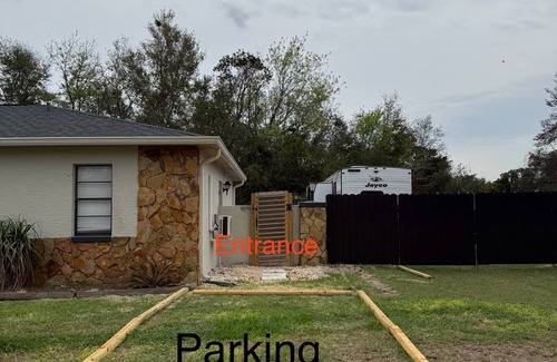 Spring Hill Apartment | Pet Friendly Studio with Private Patio